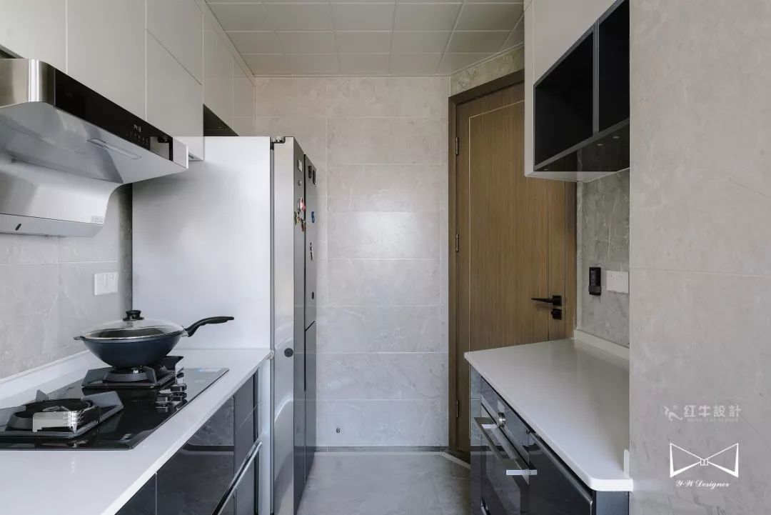 南京高科荣域133㎡轻奢风格--巧用木饰面，打造质感之家！09厨房设计